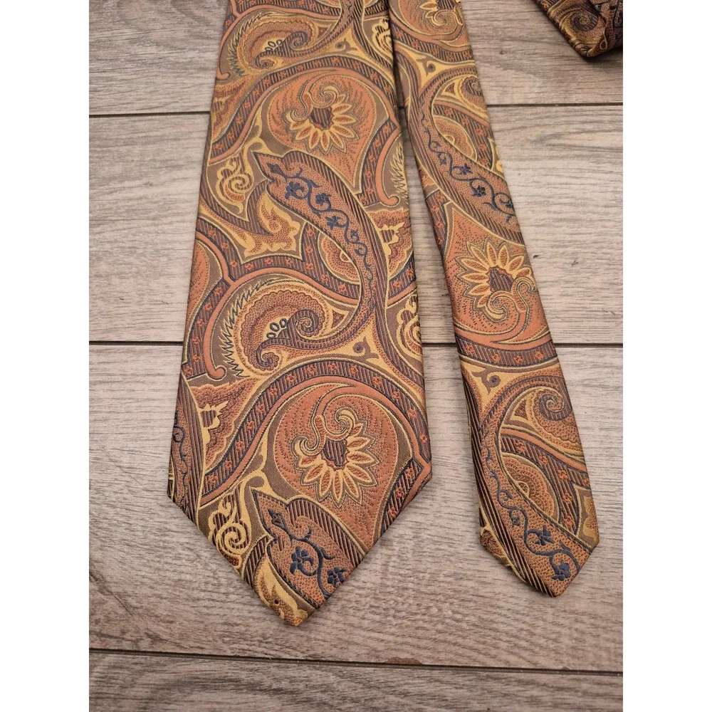 Chelsea by Robert‎ Talbott Mens Silk Paisley Tie Gold Copper Blue Handsewn USA